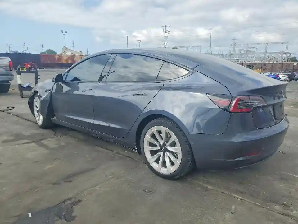 5YJ3E1EB8NF354985 2022 TESLA MODEL 3-1
