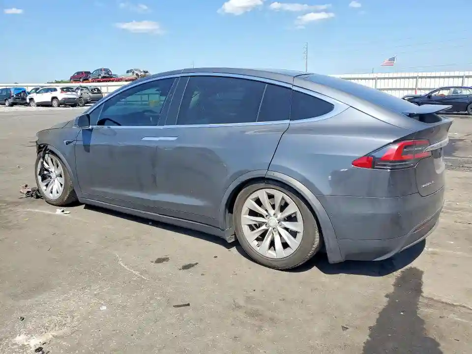 5YJXCDE21JF114986 2018 TESLA MODEL X-1