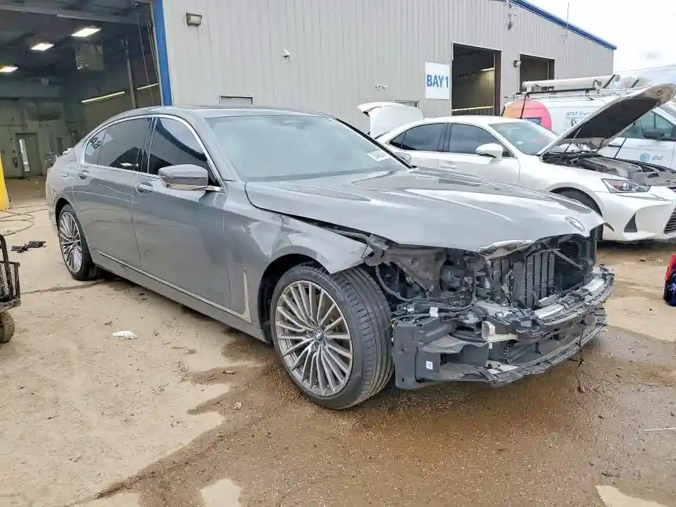 WBA7U2C0XLGJ59515 2020 BMW 7 SERIES-3