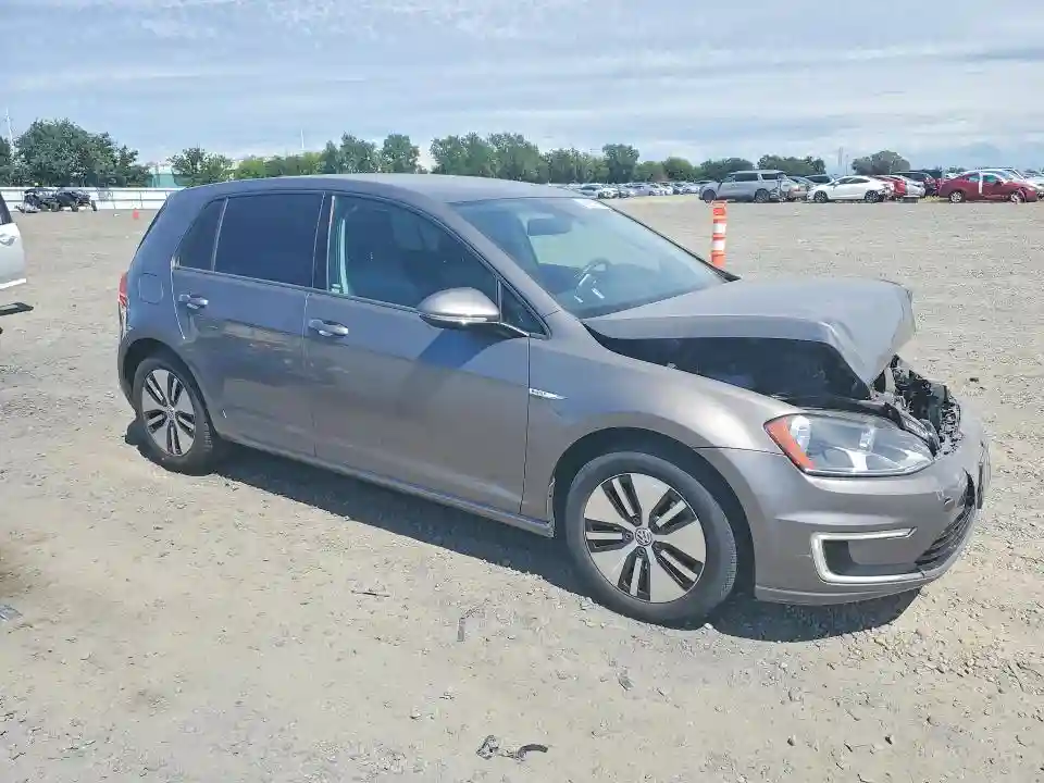 WVWKP7AU9GW914768 2016 VOLKSWAGEN GOLF-3
