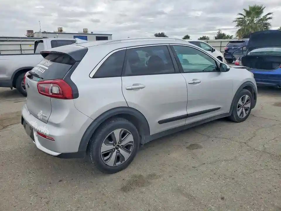 KNDCB3LC2H5090345 2017 KIA NIRO-2