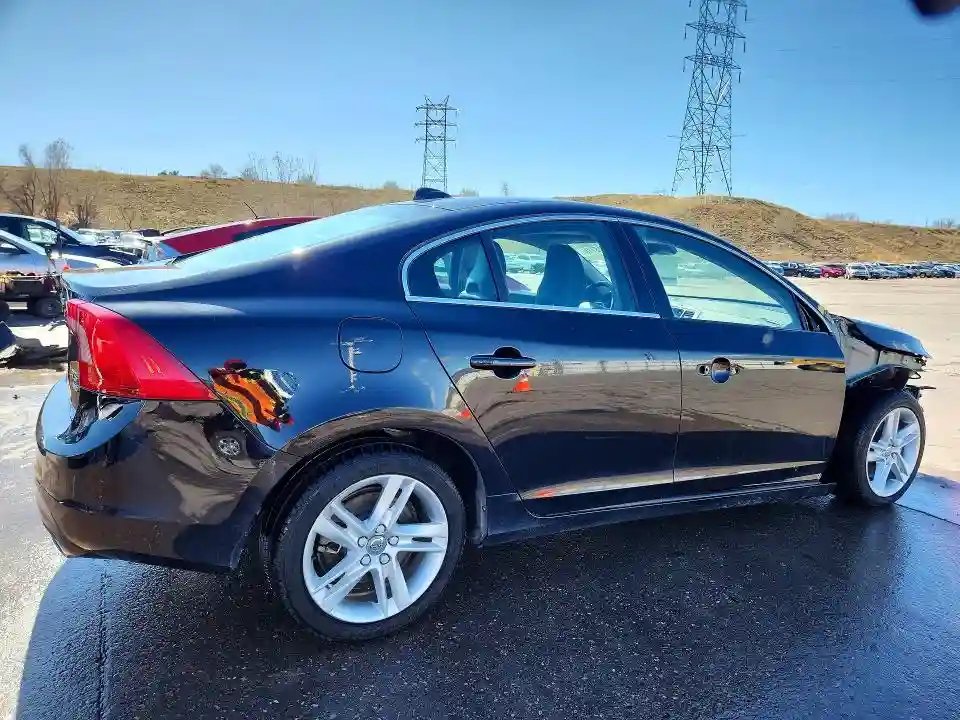 YV1612TKXF2361680 2015 VOLVO S60-2