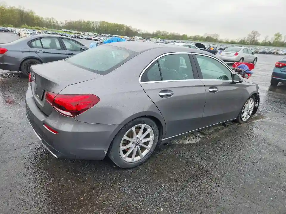 WDD3G4EB1KW022587 2019 MERCEDES-BENZ A-CLASS-2