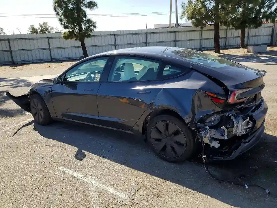 5YJ3E1EA8SF887745 2025 TESLA MODEL 3-1