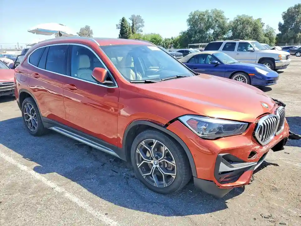 WBXJG7C01L5P44172 2020 BMW X1-3