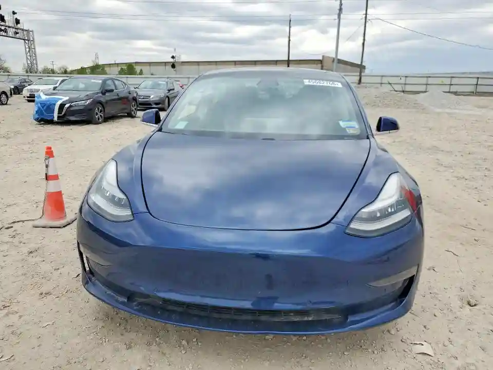 5YJ3E1EA9KF411858 2019 TESLA MODEL 3-4