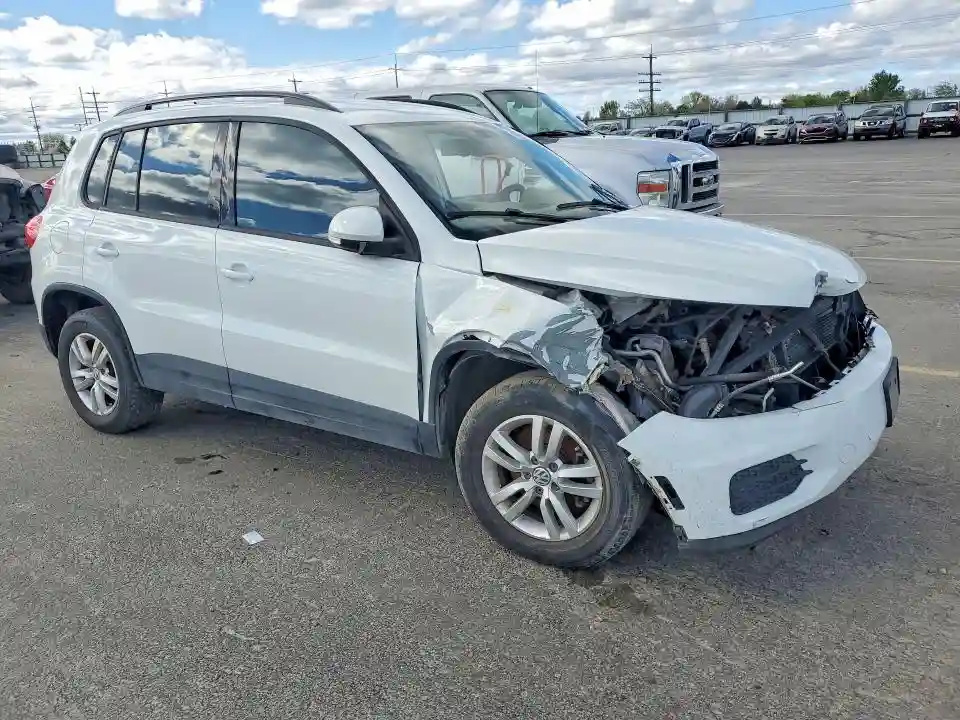 WVGAV7AX6GW600230 2016 VOLKSWAGEN TIGUAN-3