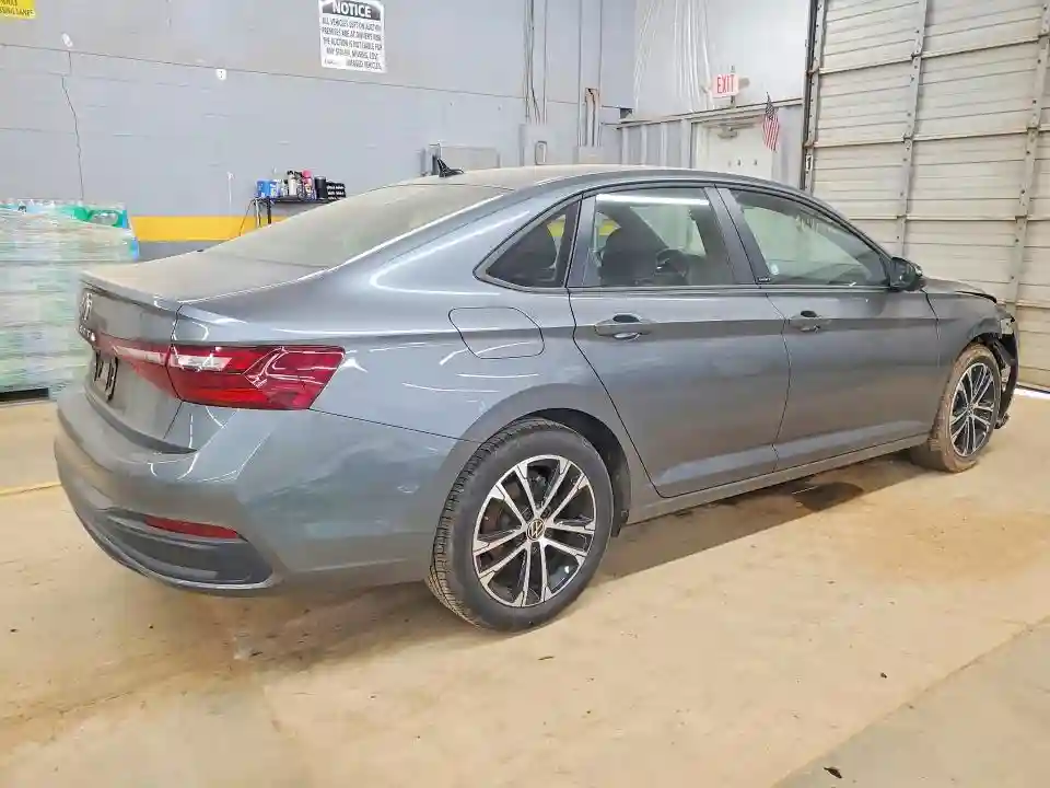 3VWBX7BU7SM073537 2025 VOLKSWAGEN JETTA-2