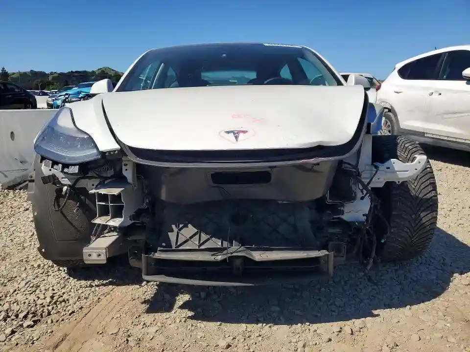 5YJ3E1EB8MF974511 2021 TESLA MODEL 3-4