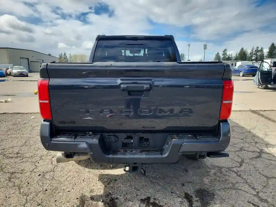 3TMLB5JN5SM092639 2025 TOYOTA TACOMA TRD-5