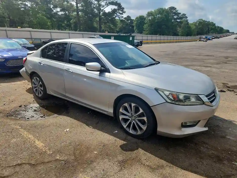 1HGCR2F58FA095056 2015 HONDA ACCORD 4D-3
