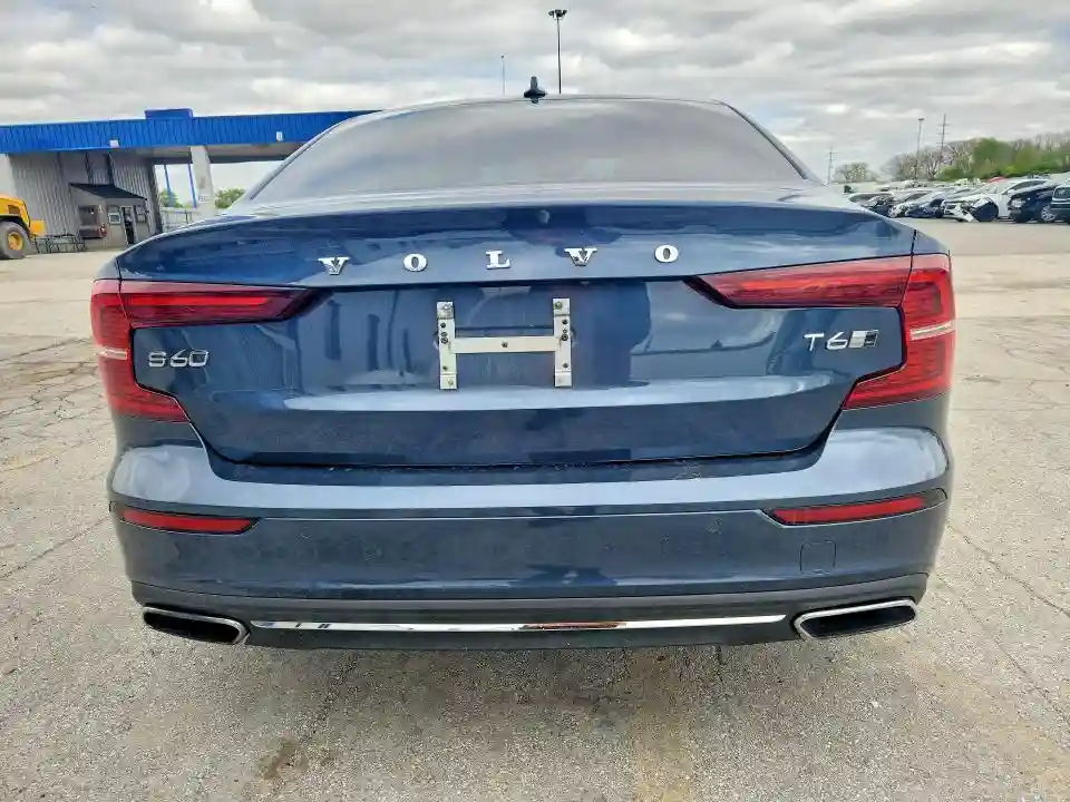 7JRA22TL9KG013096 2019 VOLVO S60-5