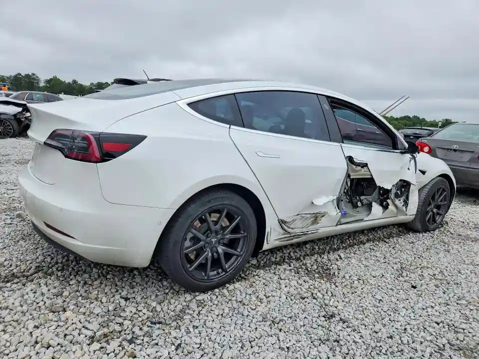 5YJ3E1EA1JF023120 2018 TESLA MODEL 3-2
