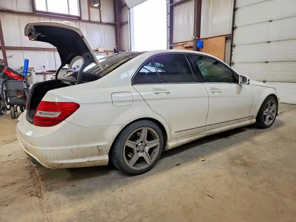 WDDGF8BBXCA710862 2012 MERCEDES-BENZ C-CLASS-2