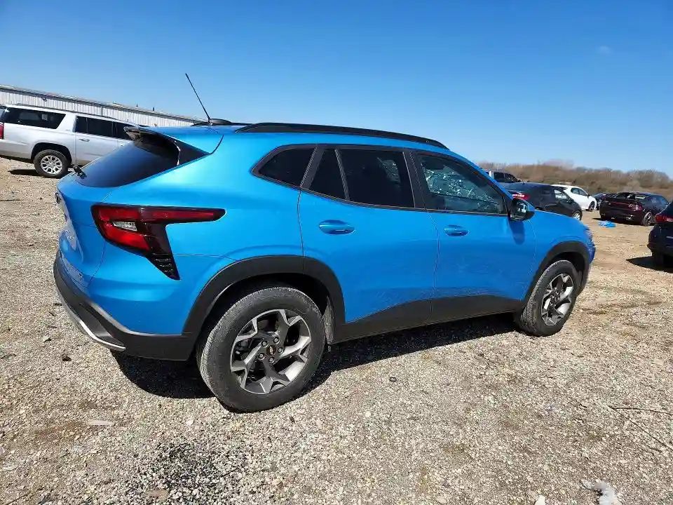 KL77LHEP5SC137654 2025 CHEVROLET TRAX-2