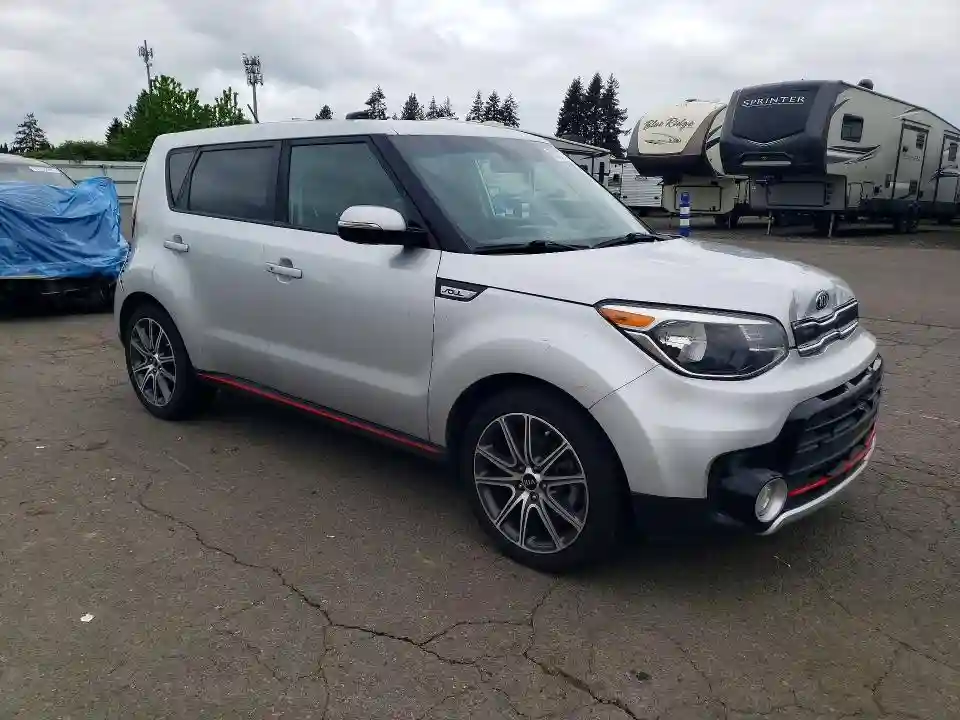 KNDJX3AA6J7576645 2018 KIA SOUL-3