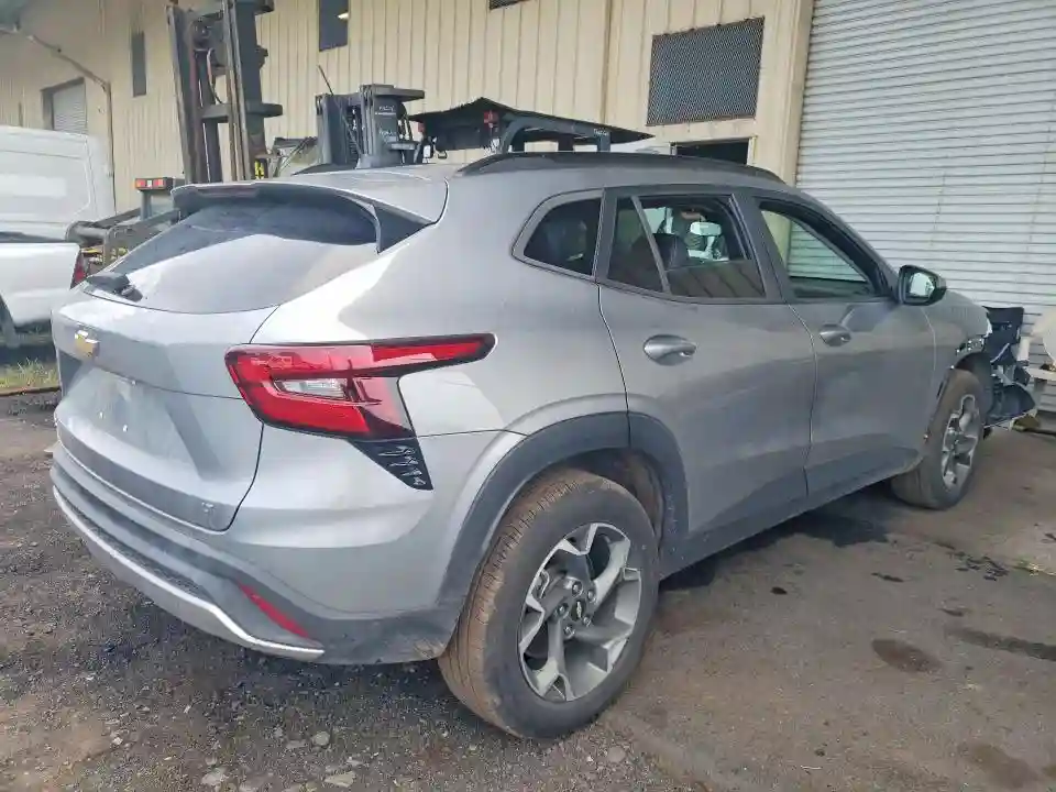 KL77LHE26RC184738 2024 CHEVROLET TRAX-2