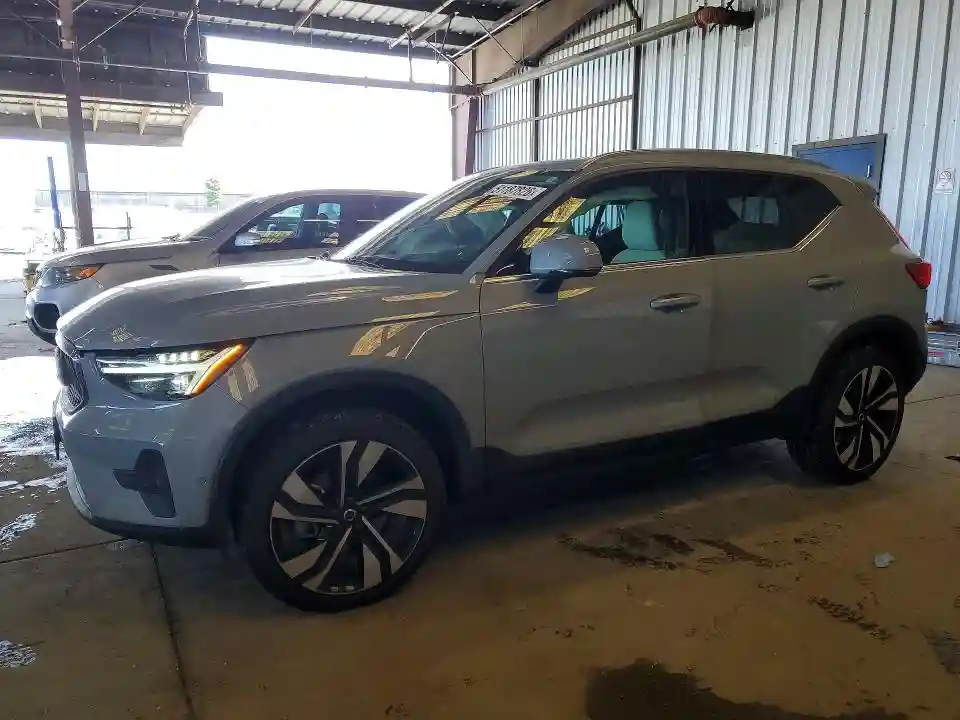 YV4L12UE6S2531168 2025 VOLVO XC40-0