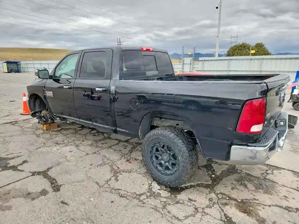 3C6UR5DL4JG424908 2018 RAM 2500-1