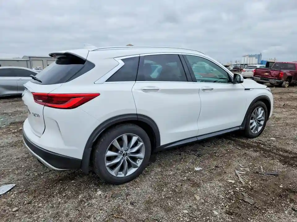 3PCAJ5M38KF137694 2019 INFINITI QX50-2