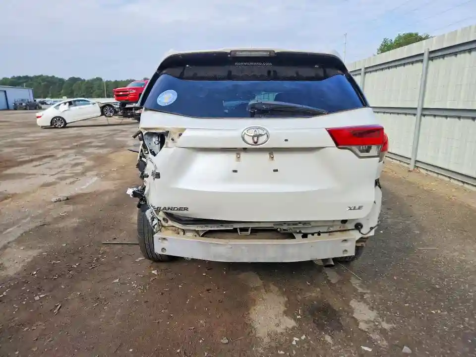 5TDKZRFH3JS541168 2018 TOYOTA HIGHLANDER-5
