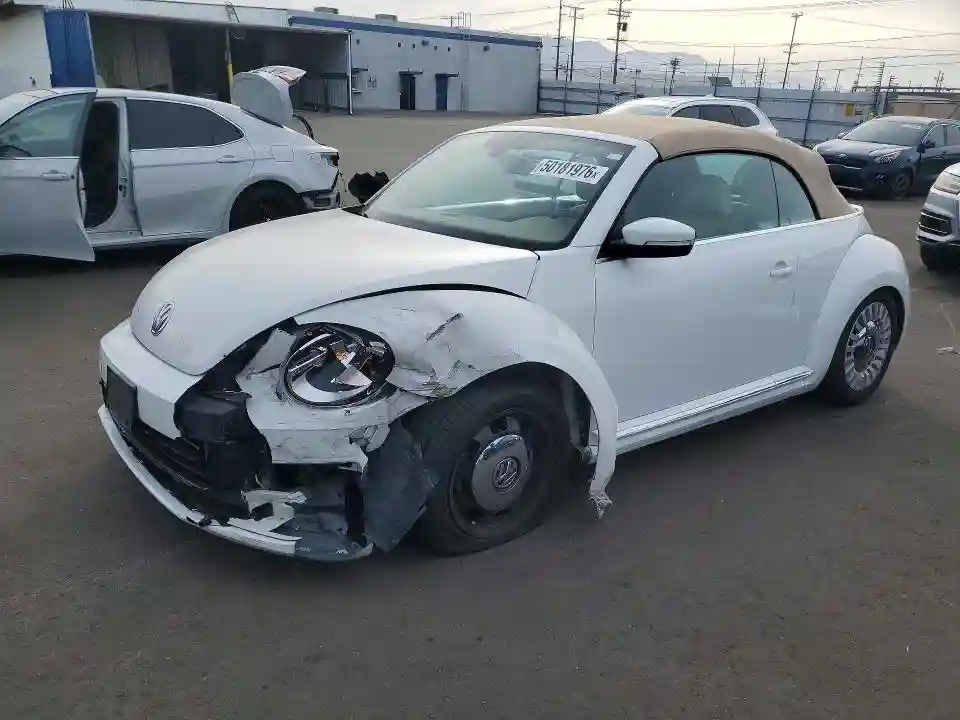3VW517AT4GM803564 2016 VOLKSWAGEN BEETLE-0