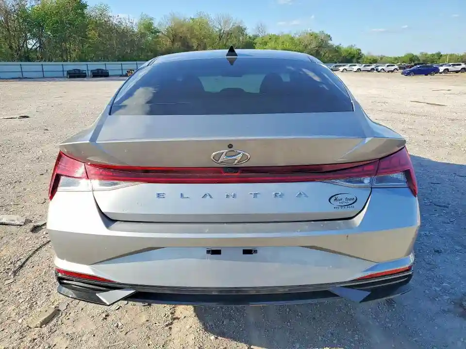 5NPLN4AG7NH070039 2022 HYUNDAI ELANTRA-5