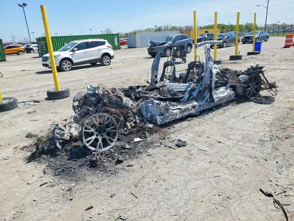 5YJSA1E69PF525045 2023 TESLA MODEL S-0