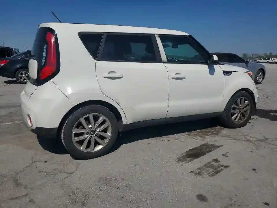 KNDJP3A55H7495987 2017 KIA SOUL-2