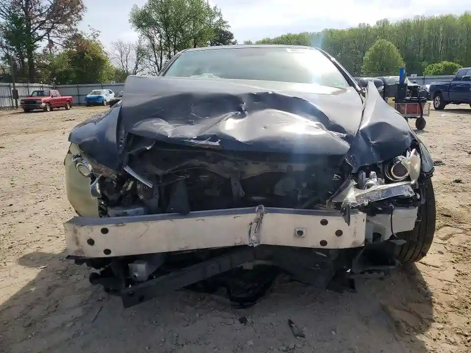 JTHCL5EF2B5012427 2011 LEXUS LS460-4