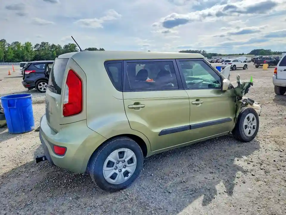KNDJT2A57D7508304 2013 KIA SOUL BASE-2