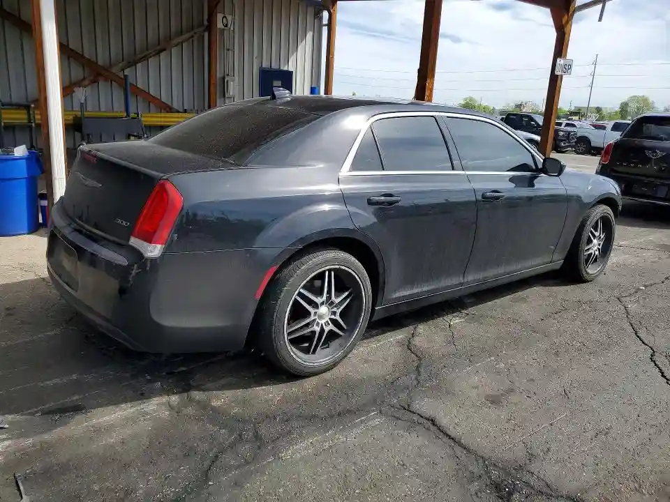 2C3CCARG0FH830979 2015 CHRYSLER 300-2