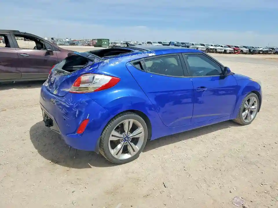 KMHTC6AD9DU112847 2013 HYUNDAI VELOSTER-2