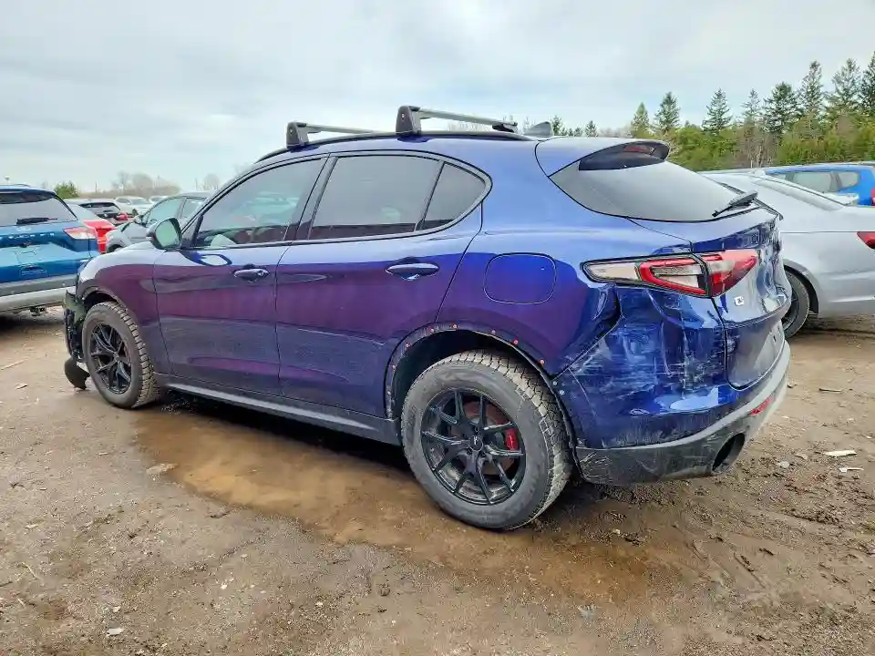 ZASFAKNN7J7C01692 2018 ALFA ROMEO STELVIO-1