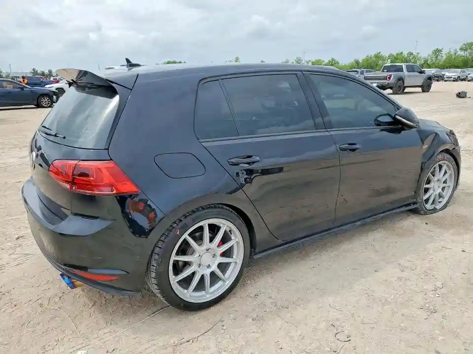 3VW5T7AUXGM055115 2016 VOLKSWAGEN GTI S-2