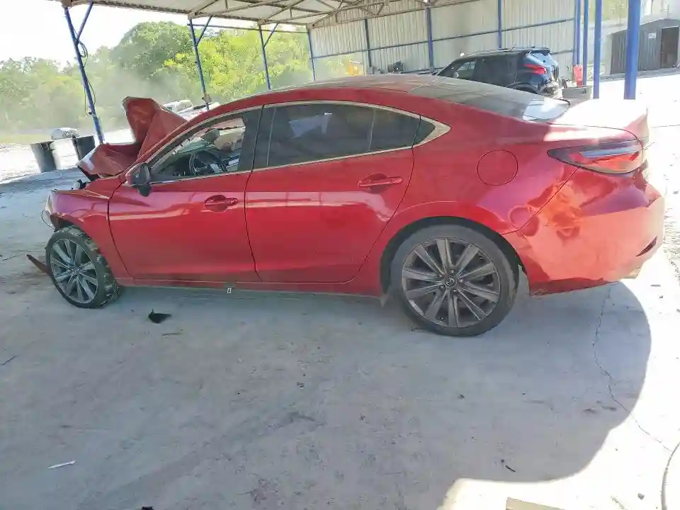 JM1GL1VM0J1324858 2018 MAZDA 6-1