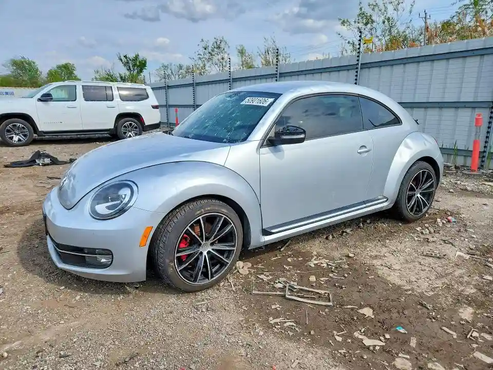 3VW467AT1CM649628 2012 VOLKSWAGEN BEETLE-0