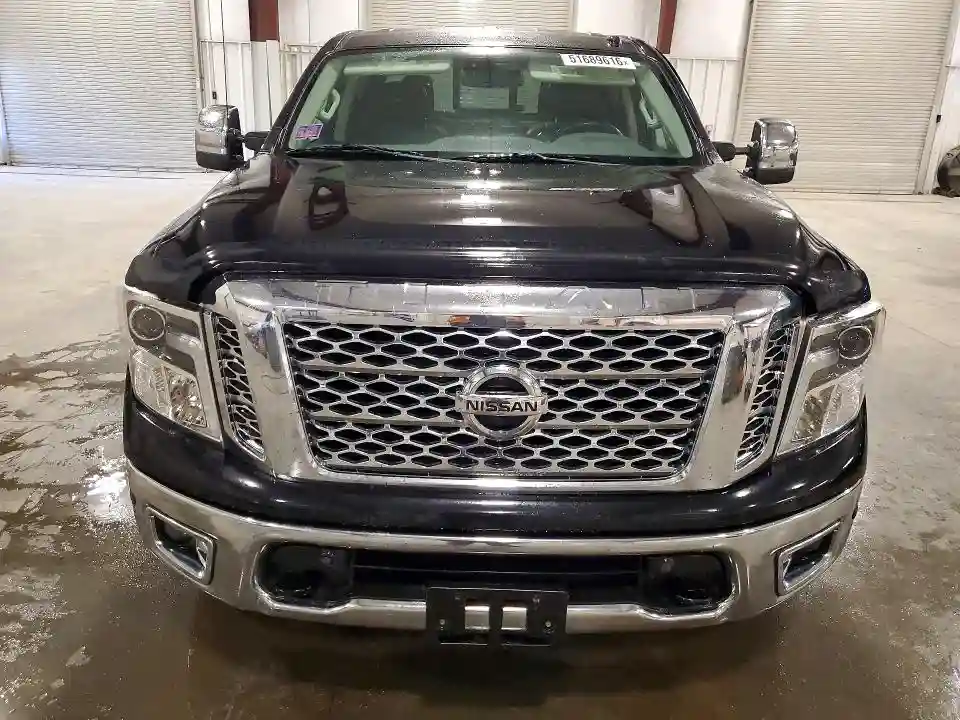1N6AA1E57HN560363 2017 NISSAN TITAN-4