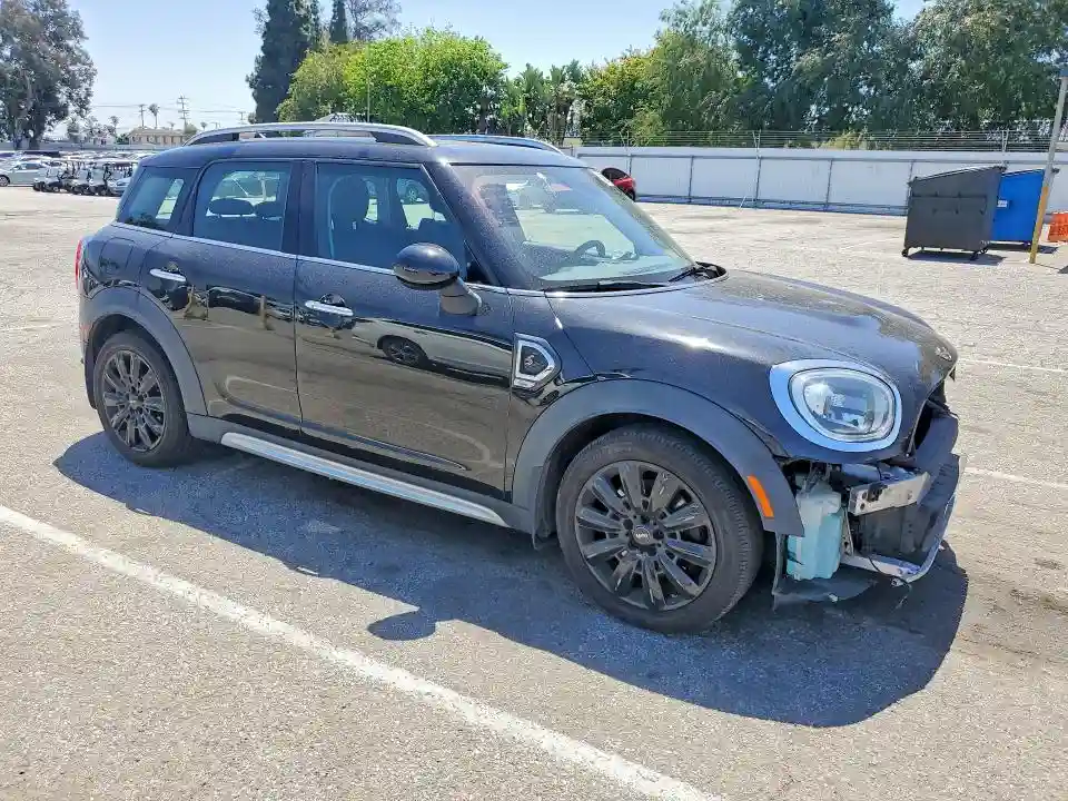 WMZYT3C37J3E93745 2018 MINI COOPER-3
