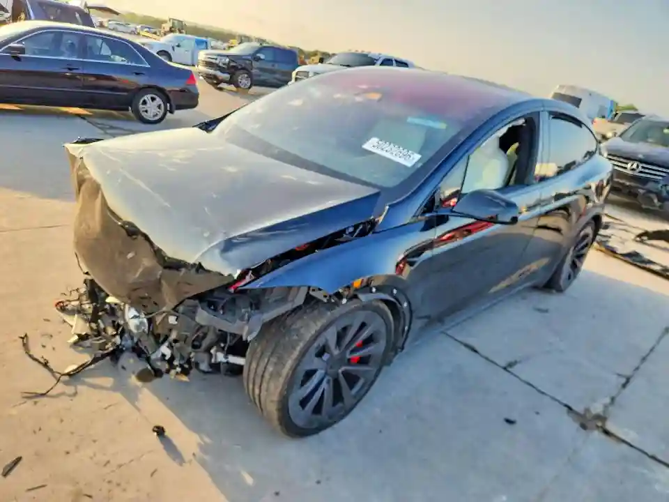 7SAXCBE62RF440396 2024 TESLA MODEL X-0