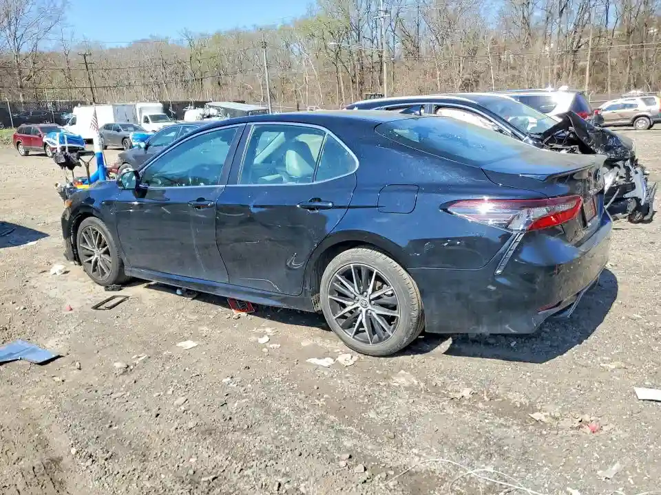 4T1G11AK9NU679425 2022 TOYOTA CAMRY-1