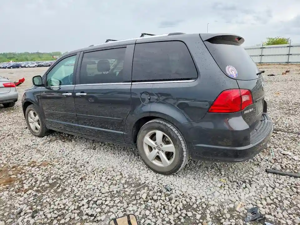 2C4RVADG9CR321552 2012 VOLKSWAGEN ROUTAN-1
