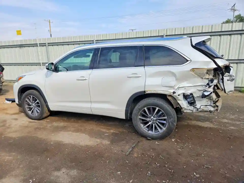 5TDKZRFH3JS541168 2018 TOYOTA HIGHLANDER-1