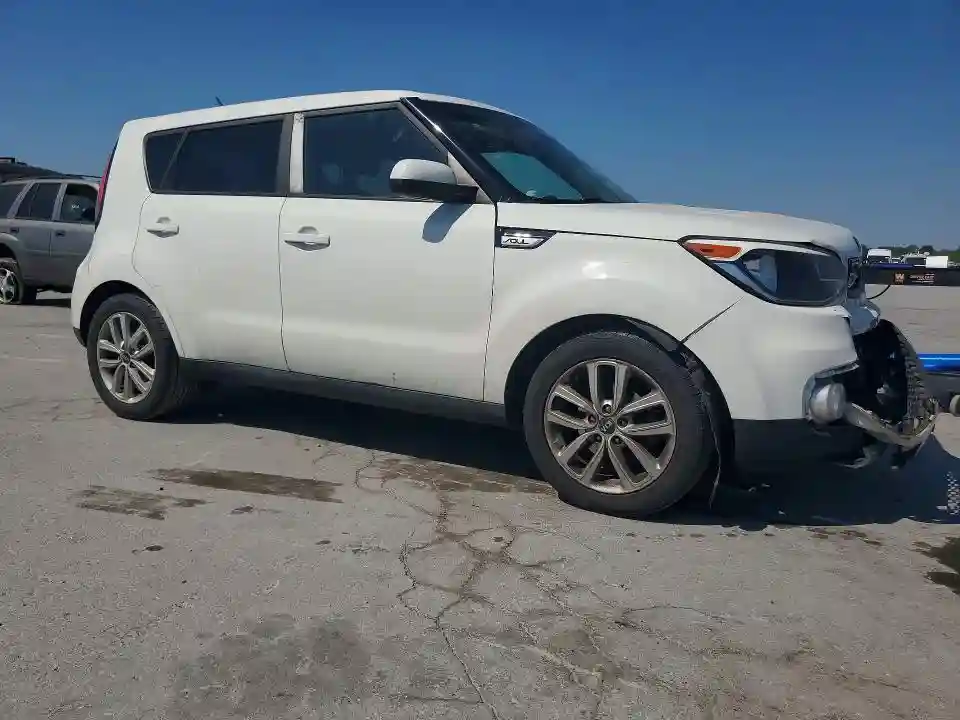 KNDJP3A55H7495987 2017 KIA SOUL-3