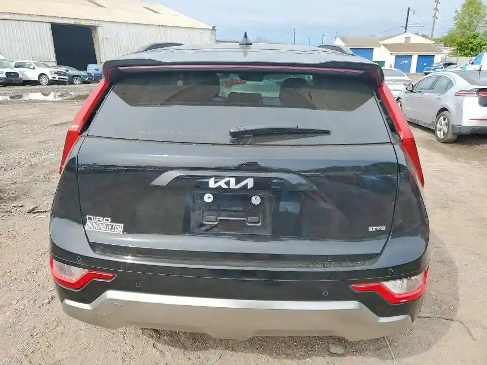 KNDCT3LE5P5065677 2023 KIA NIRO-5