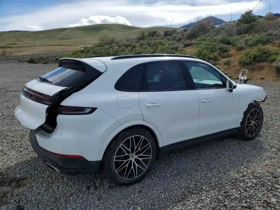 WP1AA2AY9RDA06613 2024 PORSCHE CAYENNE-2