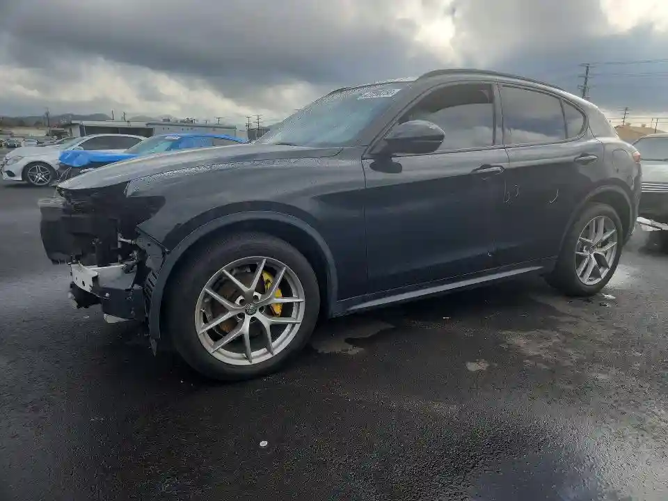 ZASFAKNN6J7B92273 2018 ALFA ROMEO STELVIO-0