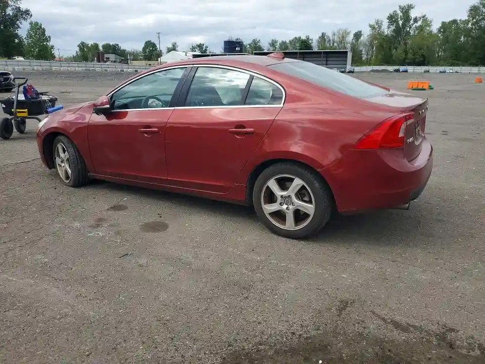 YV1612FS8D2185737 2013 VOLVO S60-1