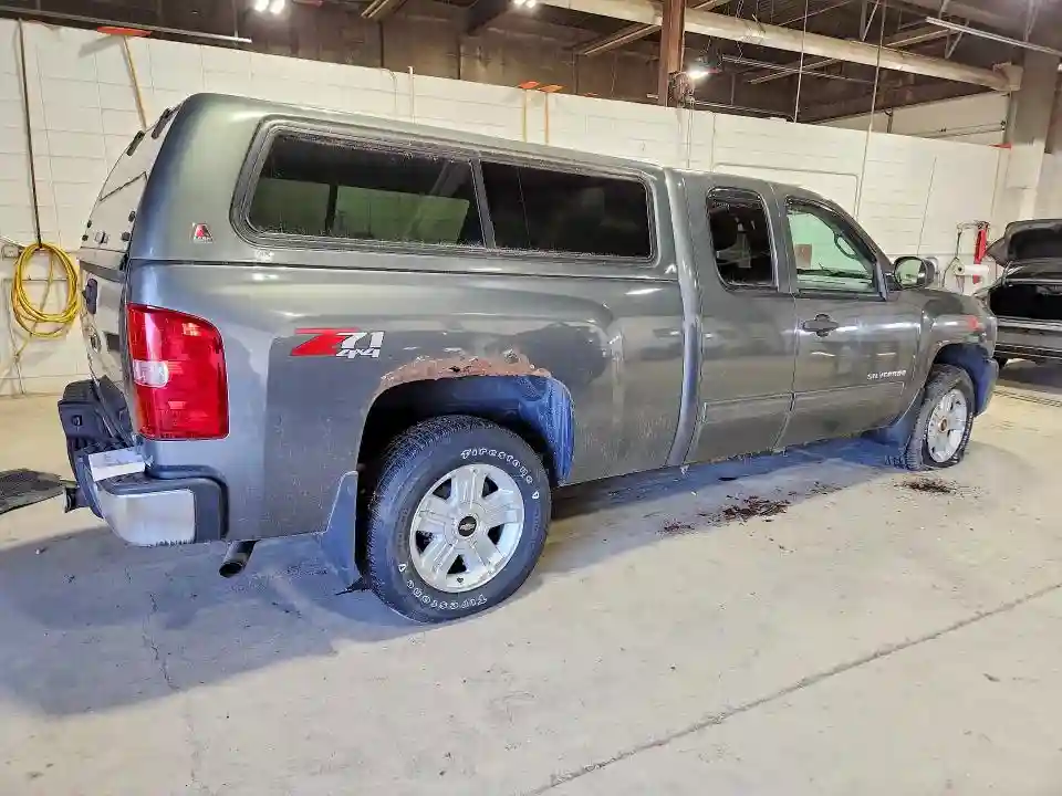 1GCRKSE35BZ382606 2011 CHEVROLET SILVERADO-2
