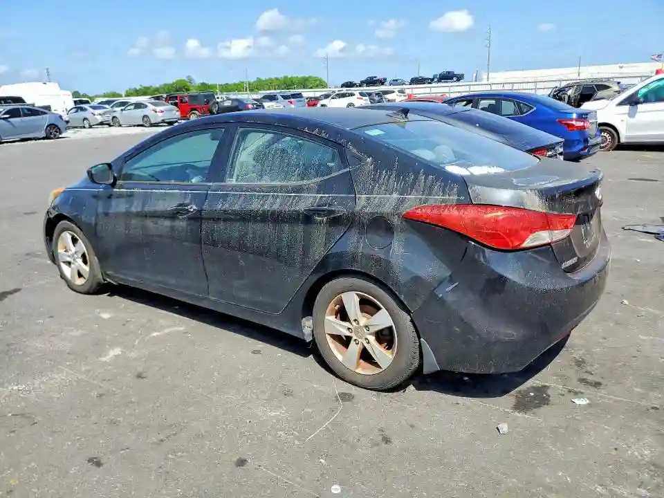 5NPDH4AE9DH413121 2013 HYUNDAI ELANTRA-1